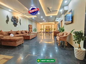 Hotel Shree Niddhivan ! Fully AC, nearby Prem mandir & ISCKON temple - 500 Meters Away Only, close to All Main Attractions, Premium rooms!